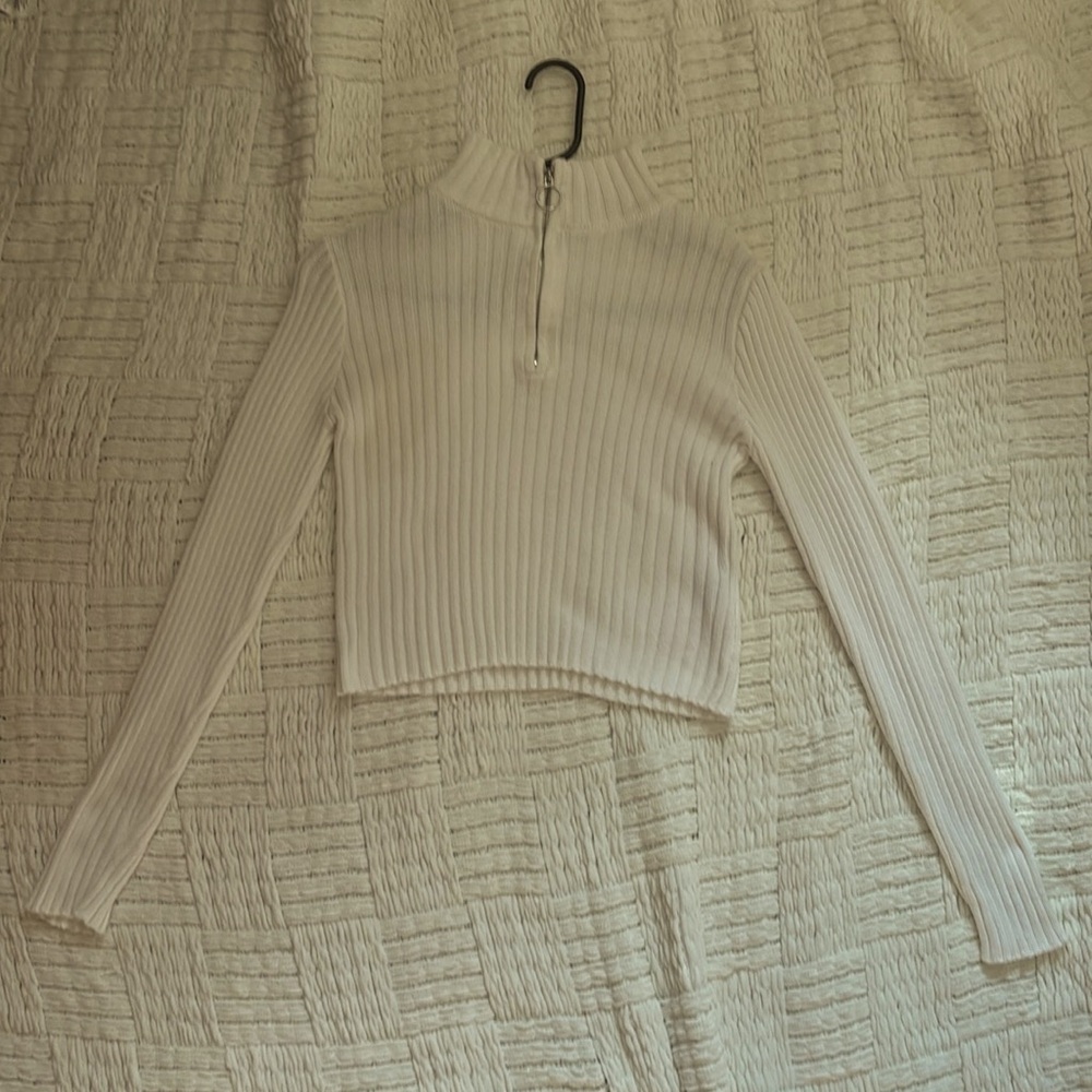 cute medium sized white turtle neck sweater